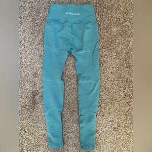 Alphalete Revival leggings- Small